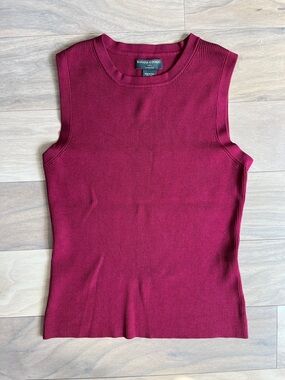 Vintage Banana Republic Women's Sleeveless Ribbed Silk Tank Burgundy S